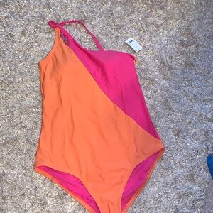 Lands end one piece one shoulder swimsuit size Medium 10/12  NWT